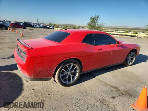2022 Dodge Challenger GT z VIN 2C3CDZJGXNH232940, wystawiony jako Copart lot #80034995 z przebiegiem 66 821 mil mil oraz Szkoda całkowita • Salvage title. Historia ofert i sprzedaży dostępna na DreamBid. Obrazek 3.