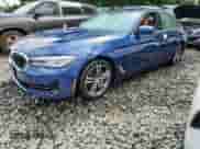 2022 BMW 5 Series 530i xDrive z VIN WBA13BJ08NWX59082, wystawiony jako Copart lot #65336435 z przebiegiem Nie podano mil oraz Szkoda całkowita • Salvage title. Historia ofert i sprzedaży dostępna na DreamBid. Obrazek 1.
