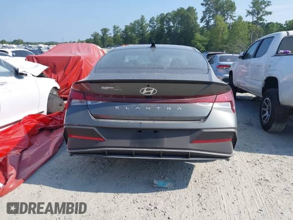 2025 Hyundai Elantra SEL Sport с VIN KMHLM4DG8SU984344, выставлен на аукционе IAAI как лот 43019471 с пробегом 6 598 миль миль и . История ставок и продаж доступна на DreamBid. Изображение 16.