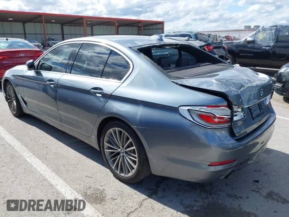 2019 BMW 5 Series 530i xDrive with VIN WBAJA7C51KWW12626, listed as a IAAI auction lot 42335449 with 71,798 mi miles and . Bid and sale history available at DreamBid. Image 3.