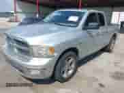 2011 Ram 1500 Big Horn z VIN 1D7RB1GT1BS637919, wystawiony jako IAAI lot #43210413 z przebiegiem 258 303 mil mil oraz . Historia ofert i sprzedaży dostępna na DreamBid. Obrazek 2.