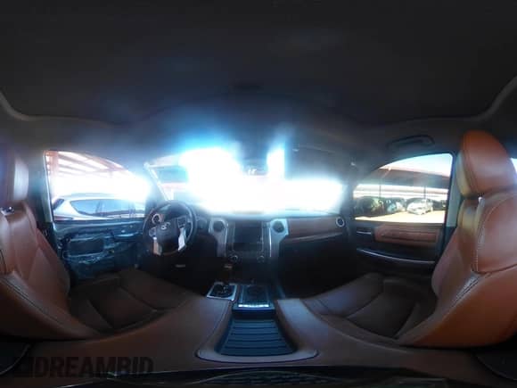 2017 Toyota Tundra Platinum с VIN 5TFAW5F17HX611632, выставлен на аукционе IAAI как лот 43464674 с пробегом 178 328 миль миль и . История ставок и продаж доступна на DreamBid. Изображение 24.