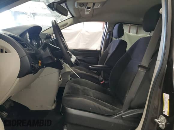 2018 Dodge Grand Caravan SE z VIN 2C4RDGBG5JR312871, wystawiony jako Copart lot #69593385 z przebiegiem 159 455 mil mil oraz Czysty tytuł • Clean title. Historia ofert i sprzedaży dostępna na DreamBid. Obrazek 7.