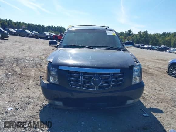 2007 Cadillac Escalade ESV with VIN 1GYFK66897R172600, listed as a IAAI auction lot 43252792 with 183,049 mi miles and . Bid and sale history available at DreamBid. Image 12.