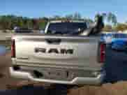 2025 Ram 1500 Big Horn z VIN 1C6RREFG2SN530885, wystawiony jako Copart lot #87261914 z przebiegiem 3 814 mil mil oraz Szkoda całkowita • Salvage title. Historia ofert i sprzedaży dostępna na DreamBid. Obrazek 6.