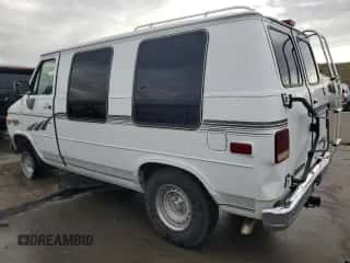 1995 Chevrolet Chevy Van с VIN 1GBEG25H0SF243534, выставлен на аукционе Copart как лот 64175964 с пробегом 134 916 миль миль и Списание • Salvage title. История ставок и продаж доступна на DreamBid. Изображение 2.