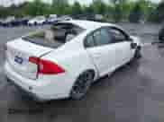 2017 Volvo S60 Dynamic z VIN YV140MTL6H2437364, wystawiony jako IAAI lot #42369420 z przebiegiem 93 442 mil mil oraz . Historia ofert i sprzedaży dostępna na DreamBid. Obrazek 4.