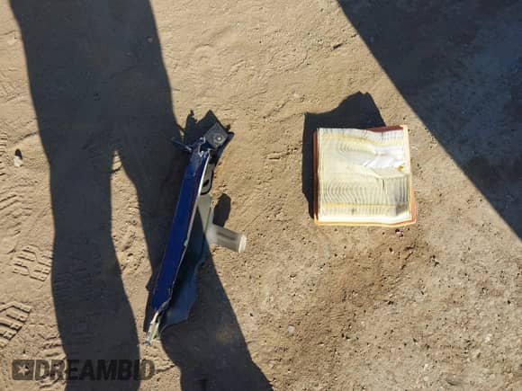 2015 Chevrolet Malibu LT z VIN 1G11C5SL6FF142898, wystawiony jako IAAI lot #43263504 z przebiegiem 132 766 mil mil oraz . Historia ofert i sprzedaży dostępna na DreamBid. Obrazek 12.