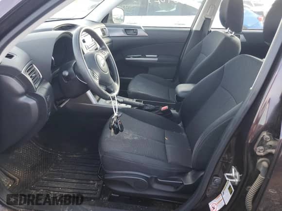 2013 Subaru Forester X z VIN JF2SHABC5DH410672, wystawiony jako Copart lot #81267825 z przebiegiem 172 069 mil mil oraz Szkoda całkowita • Salvage title. Historia ofert i sprzedaży dostępna na DreamBid. Obrazek 7.