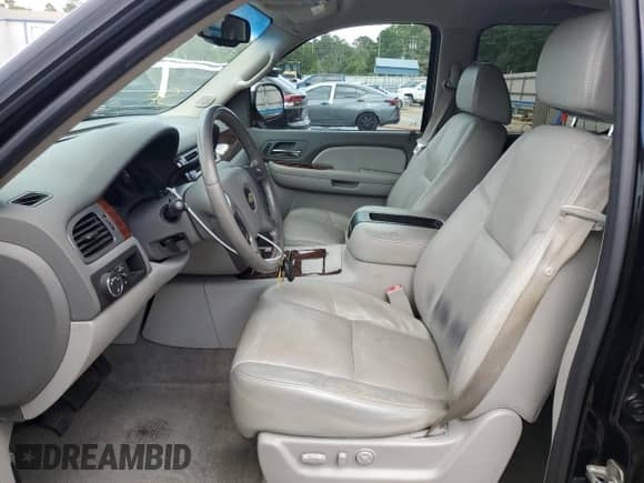 2009 Chevrolet Tahoe LTZ with VIN 1GNFC33079R121106, listed as a Copart auction lot 53945835 with 115,330 mi miles and Salvage title. Bid and sale history available at DreamBid. Image 7.