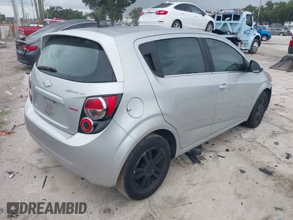 2013 Chevrolet Sonic LT с VIN 1G1JC6SB8D4157702, выставлен на аукционе IAAI как лот 43072159 с пробегом 97 833 миль миль и . История ставок и продаж доступна на DreamBid. Изображение 4.