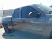 2011 Chevrolet Silverado 1500 LT z VIN 1GCRCSEA7BZ233349, wystawiony jako IAAI lot #42015179 z przebiegiem 324 992 mil mil oraz . Historia ofert i sprzedaży dostępna na DreamBid. Obrazek 13.