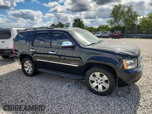 2014 Chevrolet Tahoe LTZ с VIN 1GNSKCE01ER110479, выставлен на аукционе Copart как лот 69388085 с пробегом 109 168 миль миль и Списание • Salvage title. История ставок и продаж доступна на DreamBid. Изображение 4.