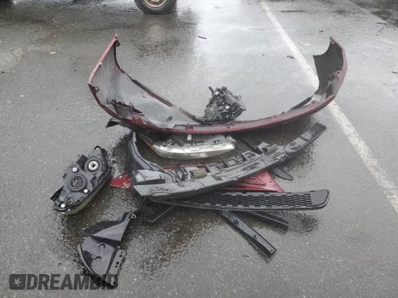 2016 Toyota Sienna LE AAS с VIN 5TDKK3DC2GS693055, выставлен на аукционе Copart как лот 71689645 с пробегом 157 868 миль миль и На запчасти • Non repairable. История ставок и продаж доступна на DreamBid. Изображение 13.