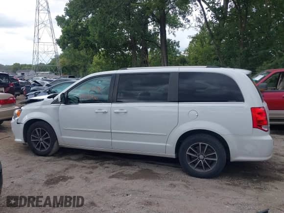 2017 Dodge Grand Caravan SXT z VIN 2C4RDGCG9HR808622, wystawiony jako IAAI lot #43054240 z przebiegiem 195 569 mil mil oraz . Historia ofert i sprzedaży dostępna na DreamBid. Obrazek 14.