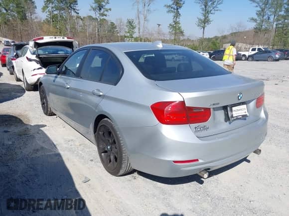 2014 BMW 3 Series 335i xDrive с VIN WBA3B9G52ENR91044, выставлен на аукционе IAAI как лот 41807408 с пробегом 200 000 миль миль и . История ставок и продаж доступна на DreamBid. Изображение 3.