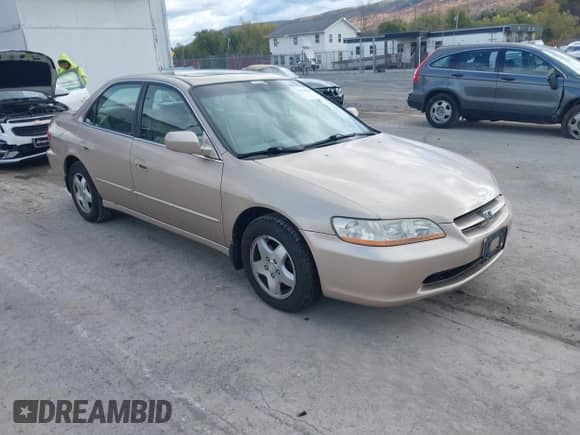 2000 Honda Accord EX with VIN 1HGCG1657YA068059, listed as a IAAI auction lot 43512683 with 196,176 mi miles and . Bid and sale history available at DreamBid. Image 1.