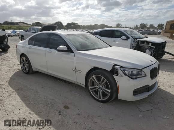 2014 BMW 7 Series 750i xDrive с VIN WBAYB6C5XED225093, выставлен на аукционе Copart как лот 83626884 с пробегом 60 468 миль миль и Списание • Salvage title. История ставок и продаж доступна на DreamBid. Изображение 4.