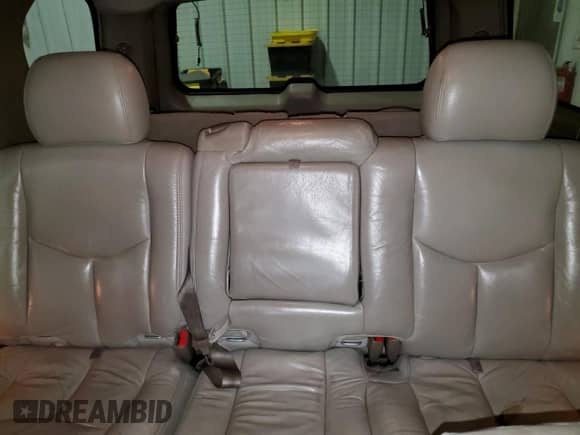 2003 Chevrolet Tahoe LT z VIN 1GNEK13Z33J204958, wystawiony jako Copart lot #86888695 z przebiegiem 136 986 mil mil oraz Szkoda całkowita • Salvage title. Historia ofert i sprzedaży dostępna na DreamBid. Obrazek 10.