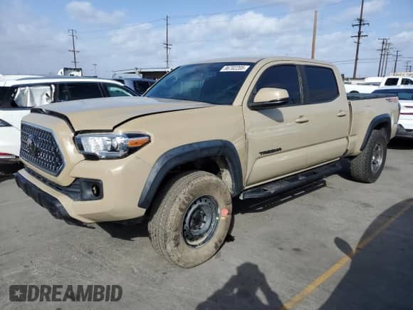 2019 Toyota Tacoma SR5 с VIN 3TMDZ5BN3KM068399, выставлен на аукционе Copart как лот 86702205 с пробегом 69 654 миль миль и Списание • Salvage title. История ставок и продаж доступна на DreamBid. Изображение 1.