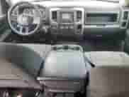 2021 Ram 1500 Tradesman z VIN 3C6RR7KT2MG536552, wystawiony jako Copart lot #64251595 z przebiegiem 98 663 mil mil oraz Szkoda całkowita • Salvage title. Historia ofert i sprzedaży dostępna na DreamBid. Obrazek 8.