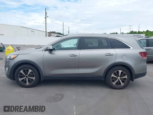 2017 Kia Sorento EX with VIN 5XYPH4A57HG319961, listed as a IAAI auction lot 43203878 with 160,096 mi miles and . Bid and sale history available at DreamBid. Image 14.