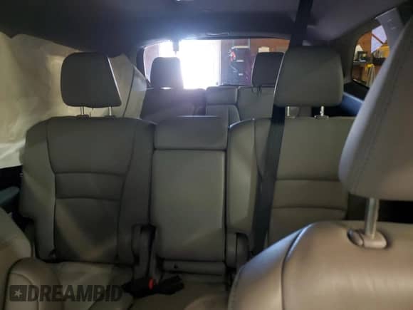 2019 Honda Pilot Touring 8-Passenger with VIN 5FNYF6H95KB024032, listed as a Copart auction lot 84618695 with 98,694 mi miles and Salvage title. Bid and sale history available at DreamBid. Image 10.