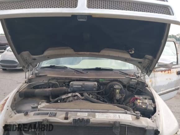 1994 Dodge 1500 z VIN 1B7HC16YXRS728178, wystawiony jako IAAI lot #42295850 z przebiegiem 44 926 mil mil oraz . Historia ofert i sprzedaży dostępna na DreamBid. Obrazek 10.