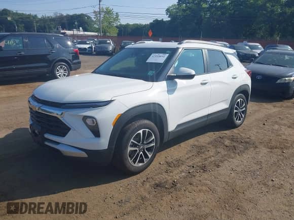 2024 Chevrolet TrailBlazer LT with VIN KL79MPSL3RB067671, listed as a IAAI auction lot 42959031 with 16,424 mi miles and . Bid and sale history available at DreamBid. Image 2.
