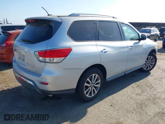 2013 Nissan Pathfinder SL with VIN 5N1AR2MM7DC681566, listed as a IAAI auction lot 42597628 with 130,095 mi miles and . Bid and sale history available at DreamBid. Image 4.