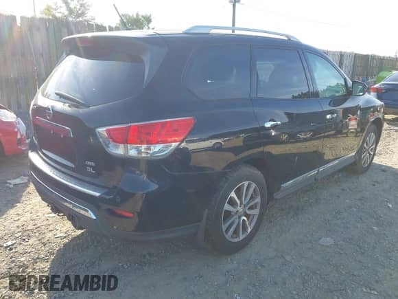 2014 Nissan Pathfinder SV with VIN 5N1AR2MM9EC716884, listed as a IAAI auction lot 43381467 with 121,127 mi miles and . Bid and sale history available at DreamBid. Image 4.