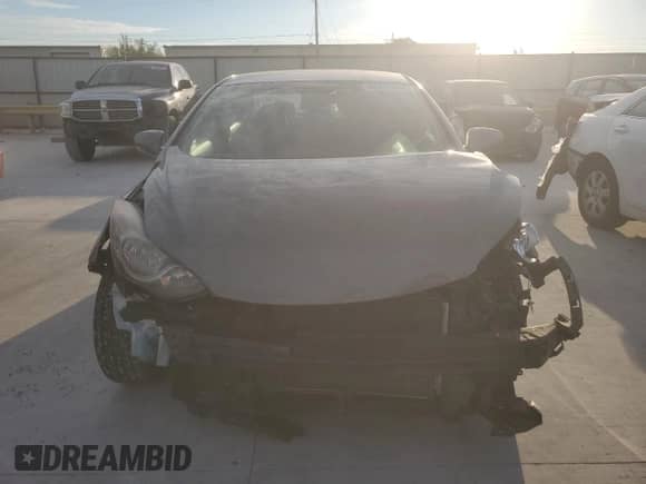 2013 Hyundai Elantra GLS z VIN 5NPDH4AE0DH220145, wystawiony jako Copart lot #82489045 z przebiegiem 168 987 mil mil oraz Czysty tytuł • Clean title. Historia ofert i sprzedaży dostępna na DreamBid. Obrazek 5.