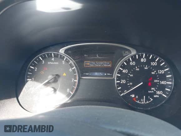 2019 Nissan Pathfinder S z VIN 5N1DR2MN7KC640454, wystawiony jako IAAI lot #41610337 z przebiegiem 111 661 mil mil oraz . Historia ofert i sprzedaży dostępna na DreamBid. Obrazek 7.