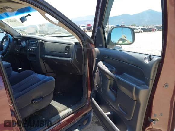 2004 Dodge 1500 SLT with VIN 1D7HU18N44J121357, listed as a IAAI auction lot 42635152 with Not provided miles and . Bid and sale history available at DreamBid. Image 5.