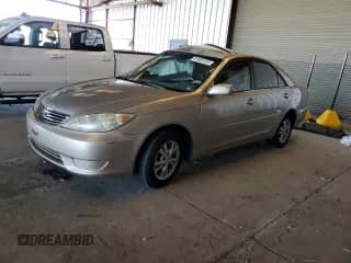 2005 Toyota Camry XLE с VIN 4T1BF30K45U106473, выставлен на аукционе Copart как лот 81693165 с пробегом 122 489 миль миль и Списание • Salvage title. История ставок и продаж доступна на DreamBid. Изображение 1.