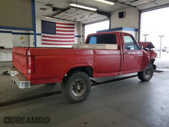 1983 Ford F-150 z VIN 1FTEF14Y3DRA22327, wystawiony jako Copart lot #72046365 z przebiegiem 53 476 mil mil oraz Szkoda całkowita • Salvage title. Historia ofert i sprzedaży dostępna na DreamBid. Obrazek 3.