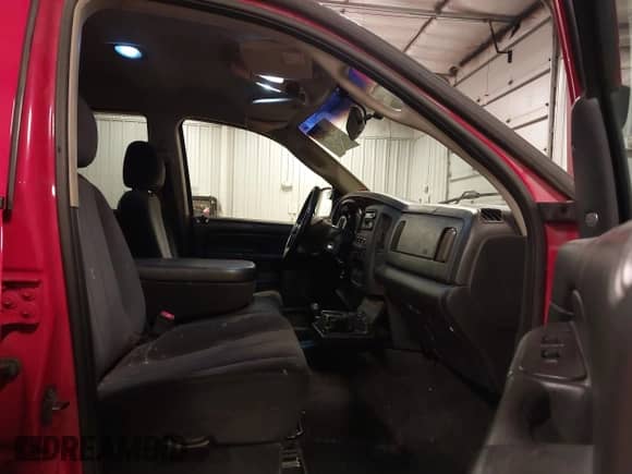 2002 Dodge 1500 with VIN 1D7HU18Z32S539614, listed as a IAAI auction lot 42989565 with 197,214 mi miles and . Bid and sale history available at DreamBid. Image 5.