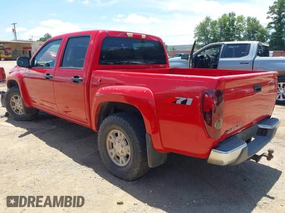 2005 Chevrolet Colorado 1SE LS Z71 z VIN 1GCDS136X58155035, wystawiony jako IAAI lot #42634665 z przebiegiem 321 139 mil mil oraz . Historia ofert i sprzedaży dostępna na DreamBid. Obrazek 3.