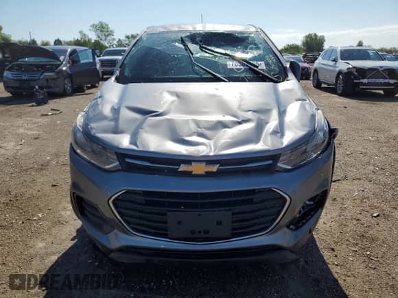 2020 Chevrolet Trax LS with VIN 3GNCJNSB6LL155821, listed as a Copart auction lot 70509365 with 48,519 mi miles and Salvage title. Bid and sale history available at DreamBid. Image 5.