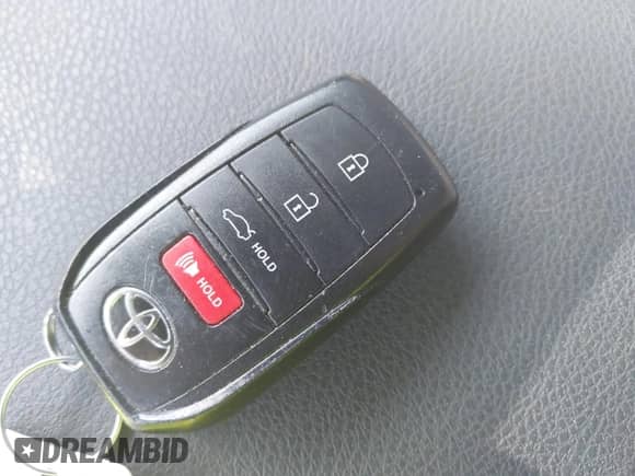 2025 Toyota Camry SE with VIN 4T1DAACK3SU564721, listed as a IAAI auction lot 43041281 with 34,950 mi miles and . Bid and sale history available at DreamBid. Image 11.