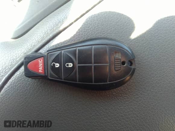 2018 Ram 1500 Express z VIN 1C6RR7KT7JS112465, wystawiony jako IAAI lot #40562073 z przebiegiem 212 718 mil mil oraz . Historia ofert i sprzedaży dostępna na DreamBid. Obrazek 11.