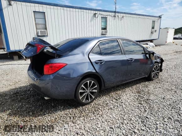 2019 Toyota Corolla LE z VIN 5YFBURHE4KP857447, wystawiony jako Copart lot #70769985 z przebiegiem 104 352 mil mil oraz Szkoda całkowita • Salvage title. Historia ofert i sprzedaży dostępna na DreamBid. Obrazek 3.