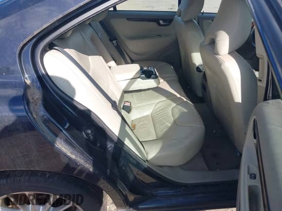 2007 Volvo S60 2.5L Turbo с VIN YV1RS592672614935, выставлен на аукционе IAAI как лот 43065053 с пробегом 176 022 миль миль и . История ставок и продаж доступна на DreamBid. Изображение 8.