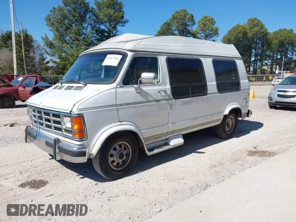 1992 Dodge Cargo z VIN 2B6HB21Y9NK146890, wystawiony jako IAAI lot #41667306 z przebiegiem 168 918 mil mil oraz . Historia ofert i sprzedaży dostępna na DreamBid. Obrazek 2.