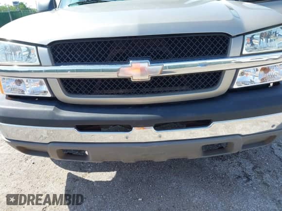 2004 Chevrolet Silverado 1500 Work Truck z VIN 1GCEC14X54Z233870, wystawiony jako IAAI lot #42114163 z przebiegiem 236 226 mil mil oraz . Historia ofert i sprzedaży dostępna na DreamBid. Obrazek 6.