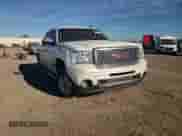 2010 GMC Sierra 1500 Denali z VIN 3GTRKXE27AG293882, wystawiony jako Copart lot #82752524 z przebiegiem 204 258 mil mil oraz Szkoda całkowita • Salvage title. Historia ofert i sprzedaży dostępna na DreamBid. Obrazek 10.