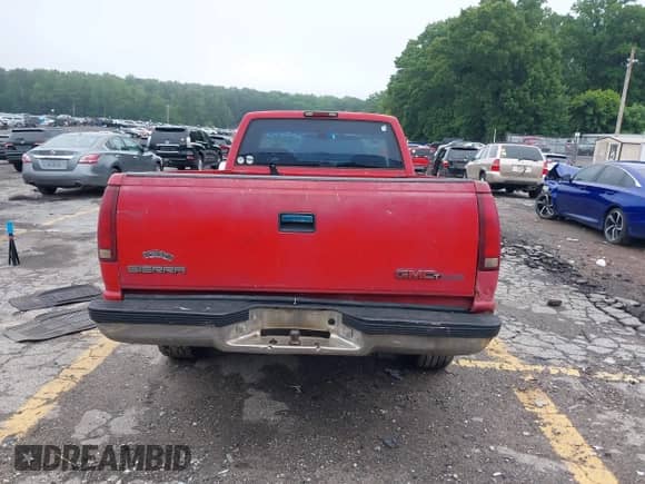 1995 GMC Sierra 1500 с VIN 1GTEC14Z2SZ561990, выставлен на аукционе IAAI как лот 42359748 с пробегом 367 569 миль миль и . История ставок и продаж доступна на DreamBid. Изображение 16.