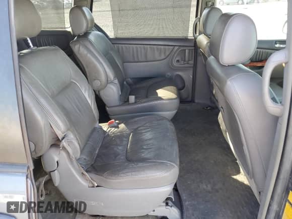 2006 Toyota Sienna XLE z VIN 5TDBA22C26S069416, wystawiony jako Copart lot #85376955 z przebiegiem 226 222 mil mil oraz Czysty tytuł • Clean title. Historia ofert i sprzedaży dostępna na DreamBid. Obrazek 11.