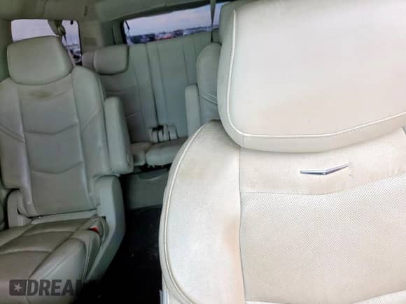 2018 Cadillac Escalade ESV Luxury с VIN 1GYS3HKJ8JR403705, выставлен на аукционе Copart как лот 60116705 с пробегом 117 383 миль миль и Списание • Salvage title. История ставок и продаж доступна на DreamBid. Изображение 10.