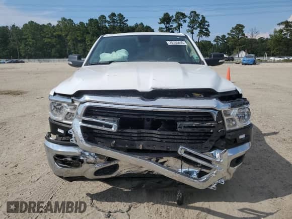 2020 Ram 1500 Big Horn z VIN 1C6RREBT7LN210837, wystawiony jako Copart lot #70735855 z przebiegiem Nie podano mil oraz Szkoda całkowita • Salvage title. Historia ofert i sprzedaży dostępna na DreamBid. Obrazek 5.